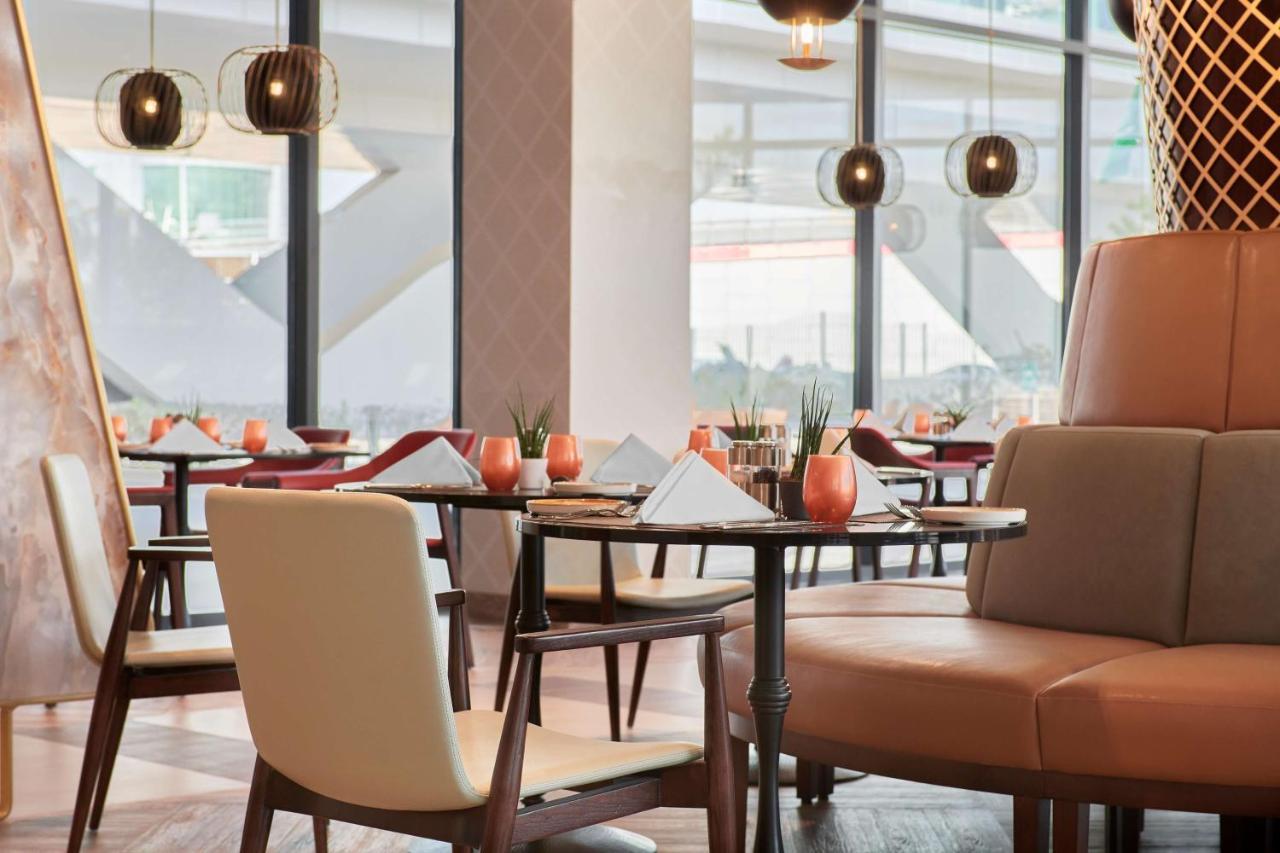 Radisson Blu Hotel Riyadh Convention And Exhibition Center Экстерьер фото The restaurant