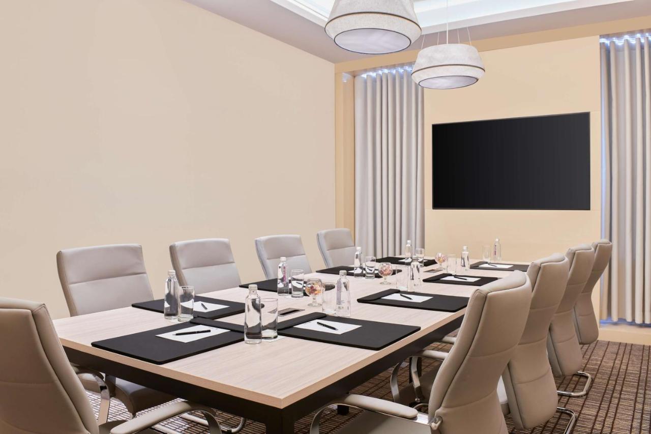 Radisson Blu Hotel Riyadh Convention And Exhibition Center Экстерьер фото Meeting room