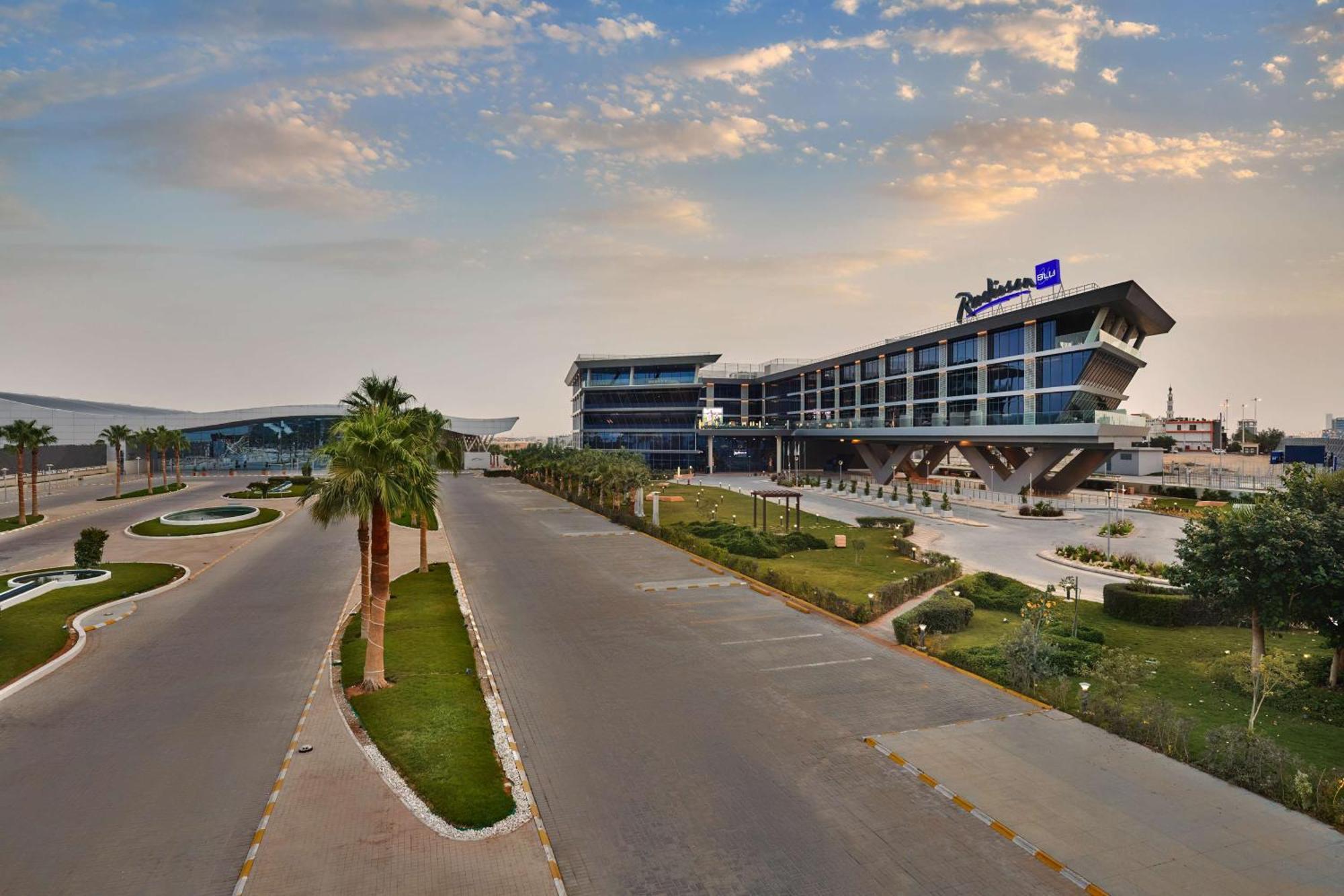 Radisson Blu Hotel Riyadh Convention And Exhibition Center Экстерьер фото The terminal